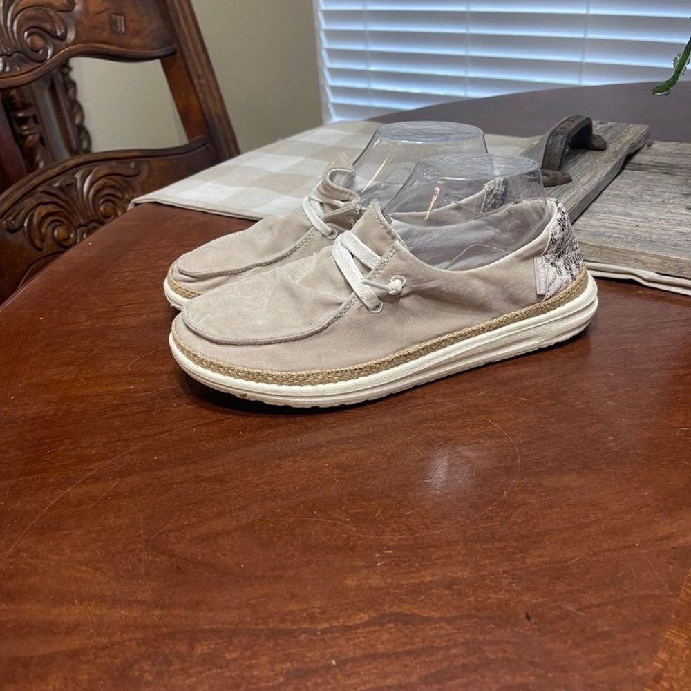 Hey dude Wendy python tan  brown casual slip on shoes loafers womens 8 boat